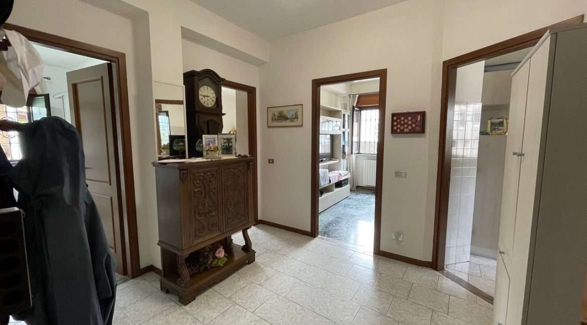 INTERNO