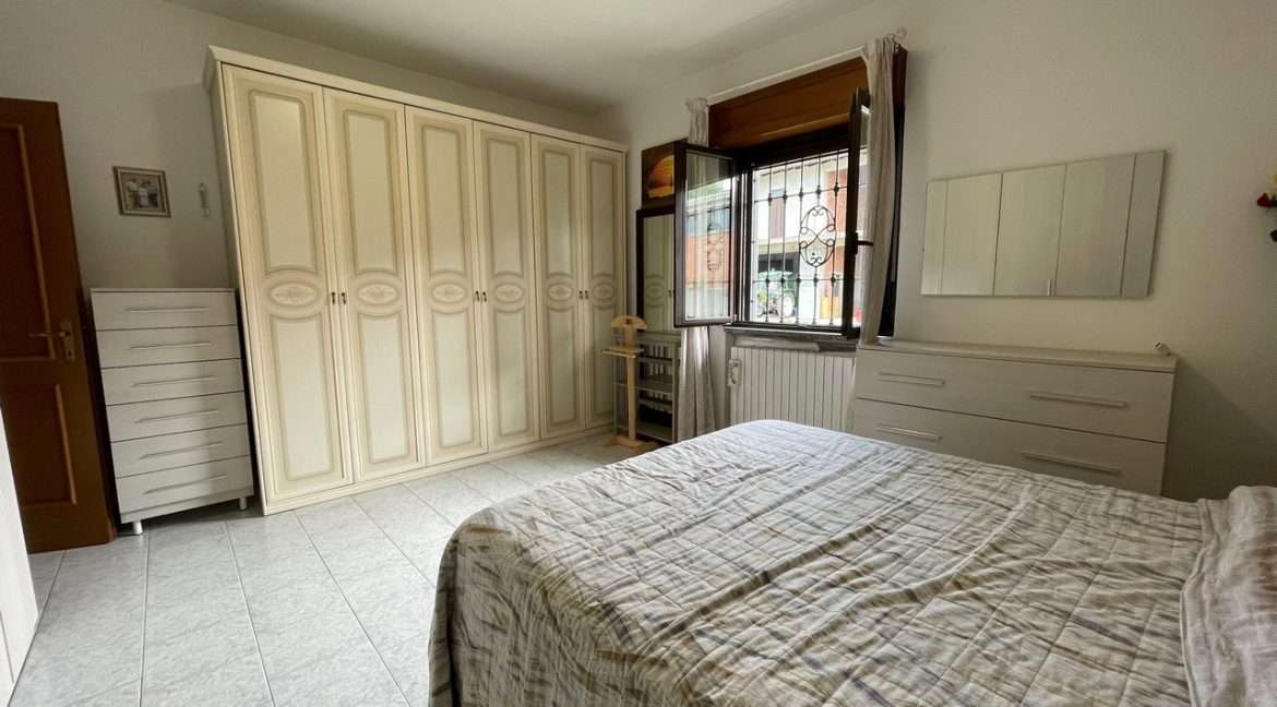 INTERNO