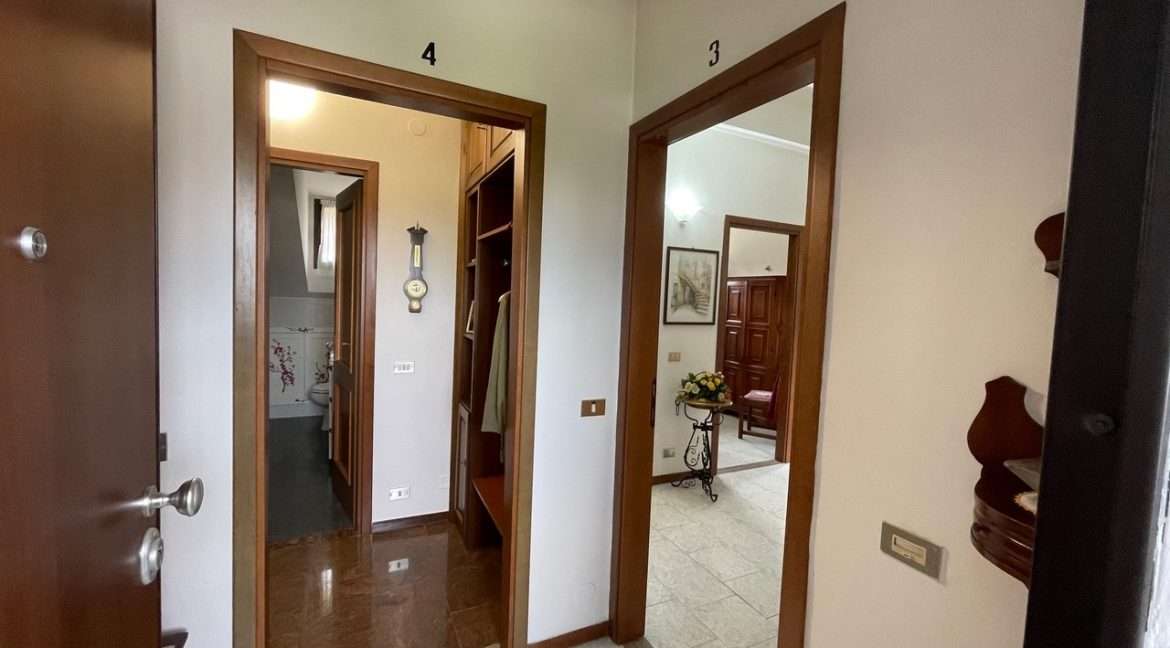 INTERNO