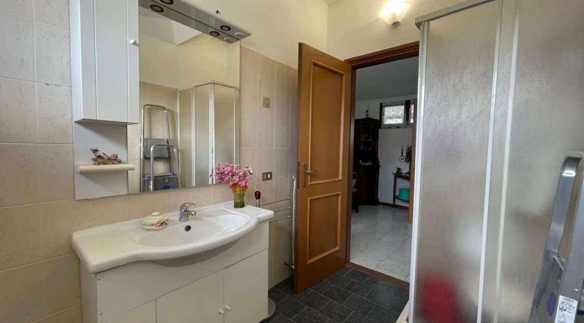 INTERNO