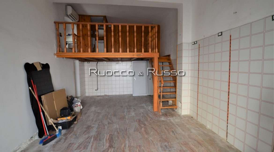 INTERNO