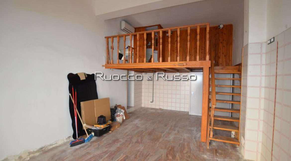 INTERNO