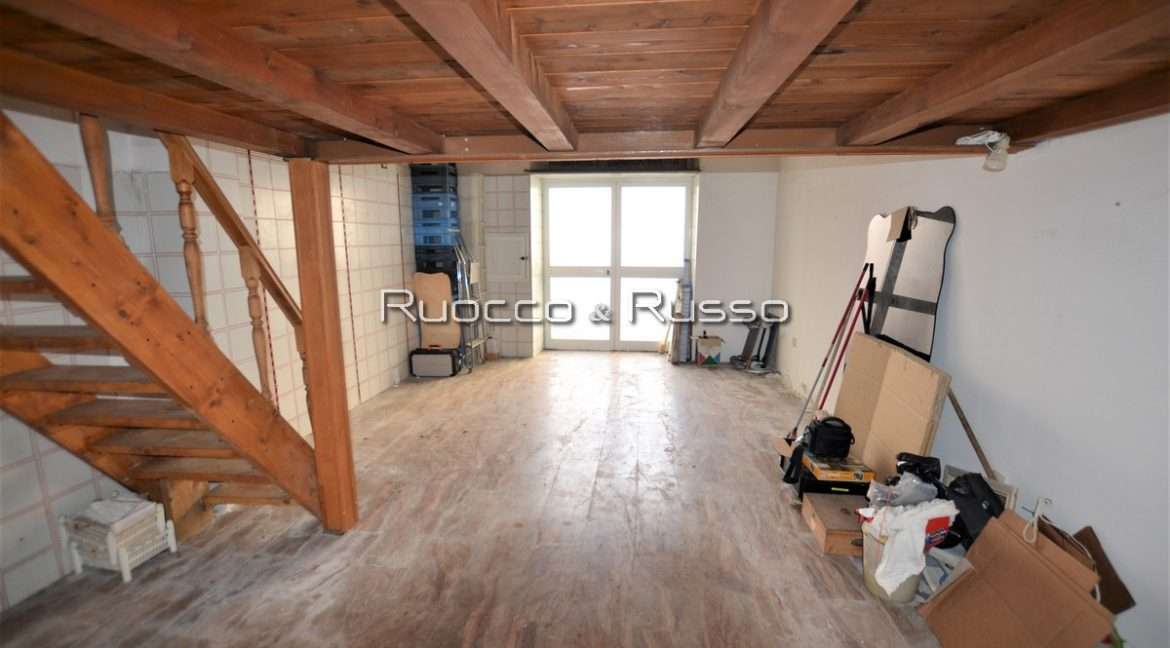 INTERNO