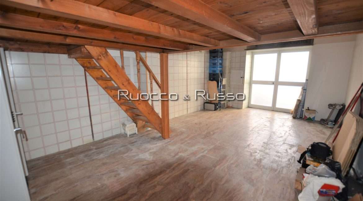 INTERNO