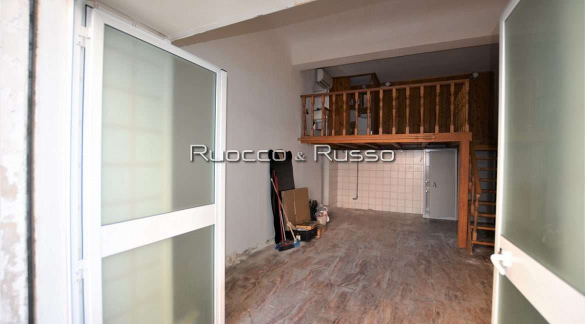 INTERNO