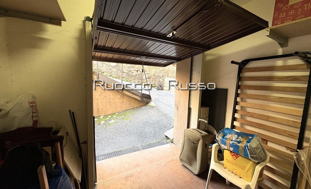 INTERNO