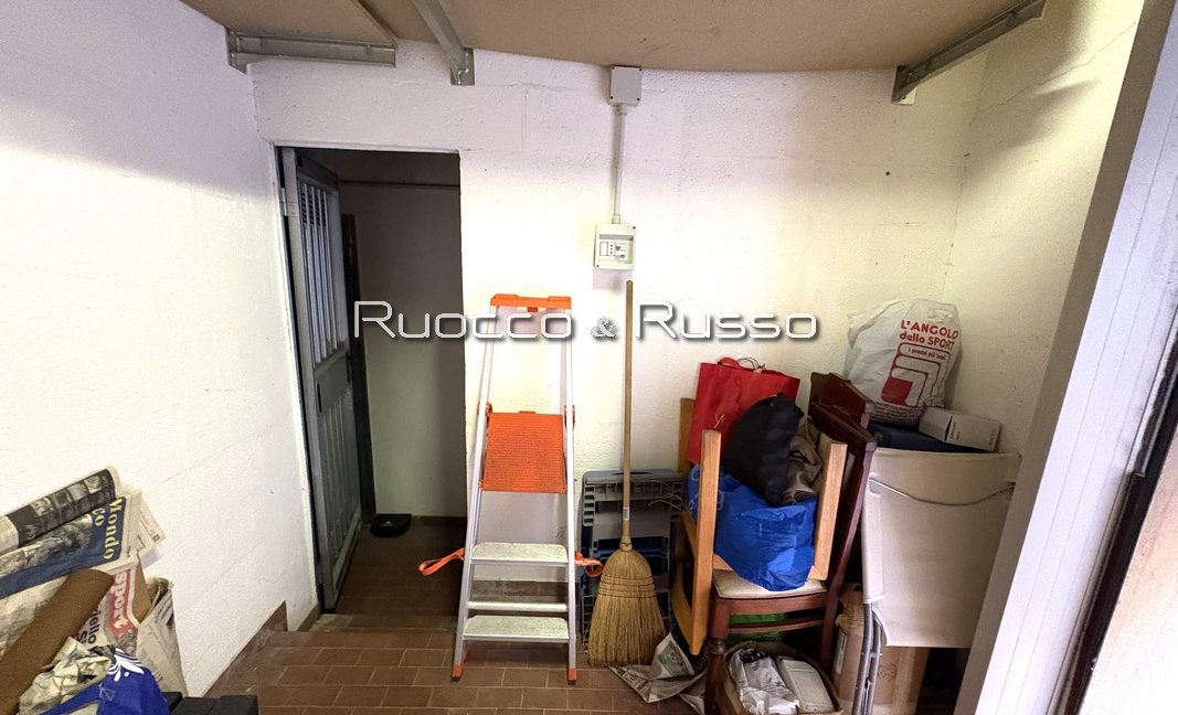 INTERNO