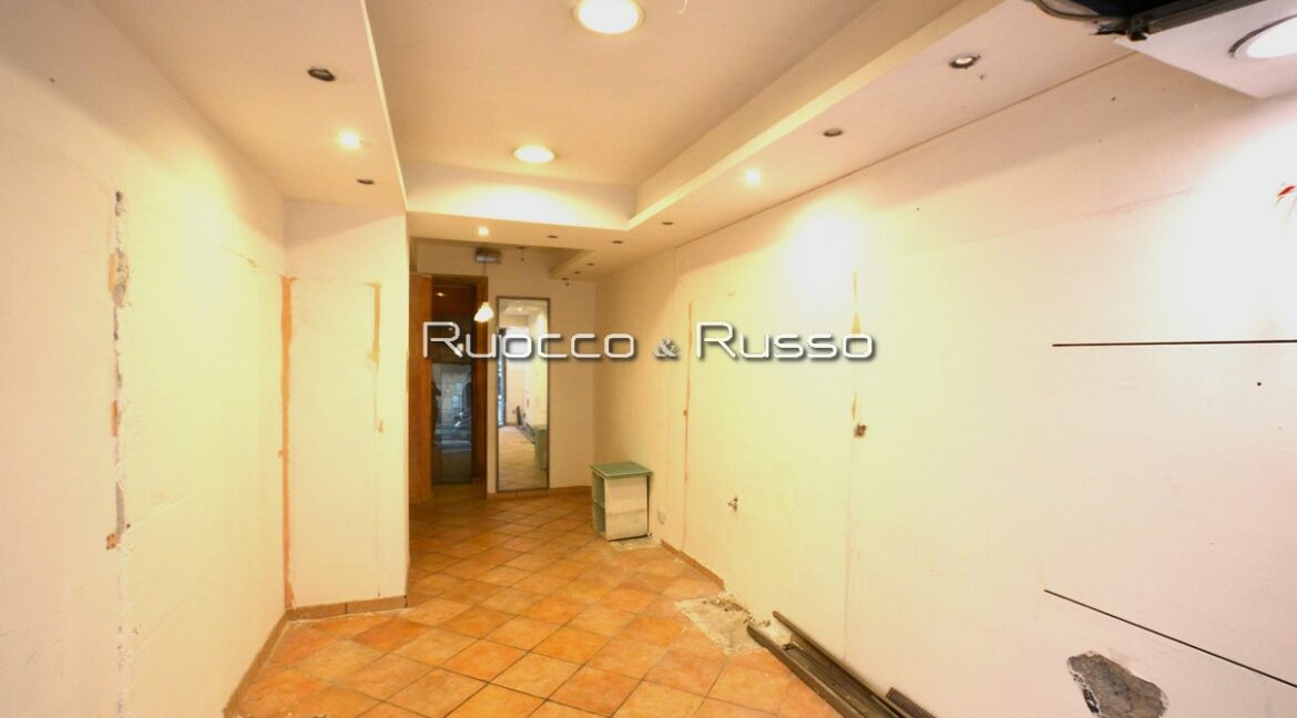 INTERNO