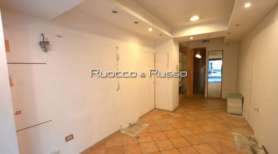INTERNO