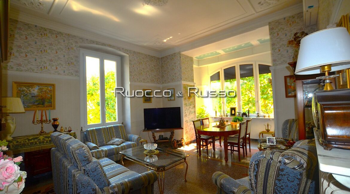 SALONE