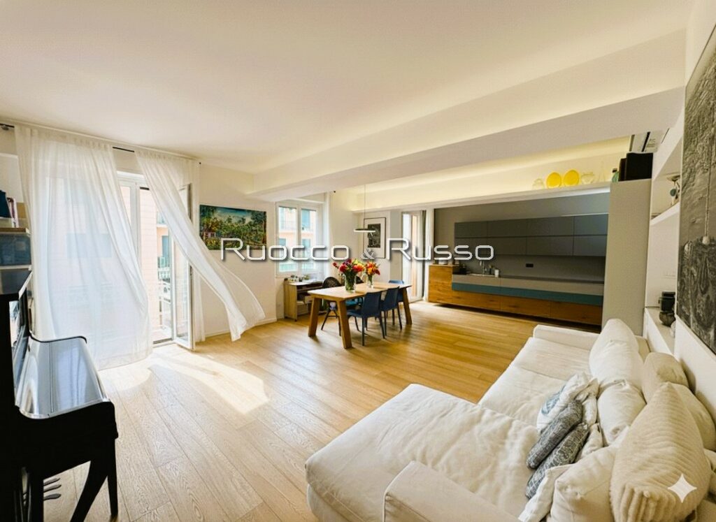 vendita appartamento genova foce stupendi vani 5 open space ristrutturati piano alto scorcio mare cucina arredata