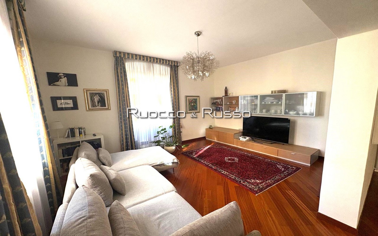 vendita appartamento genova foce 7 vani alla genovese totalmente ristrutturato con cantina