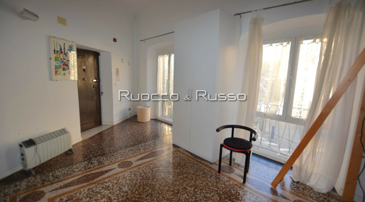 INTERNO