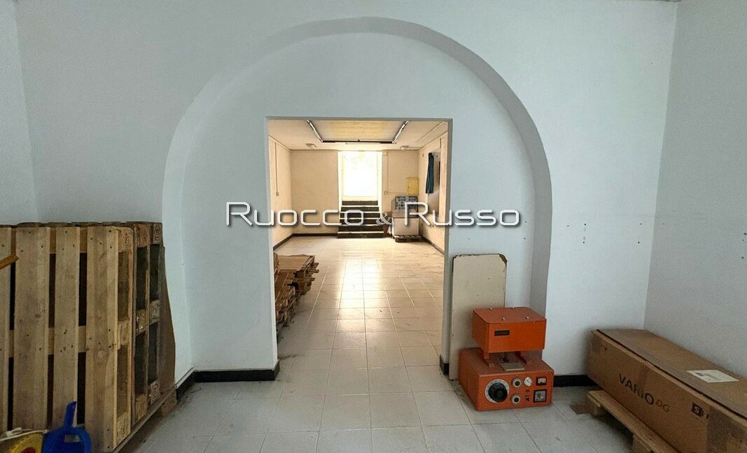 INTERNO