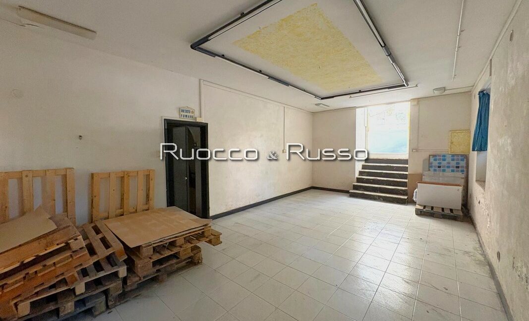 INTERNO
