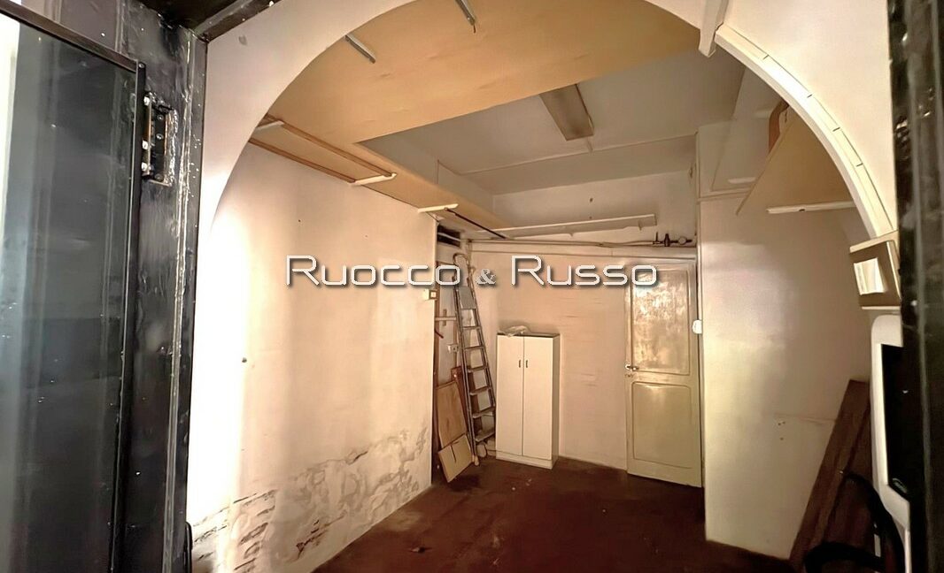 INTERNO