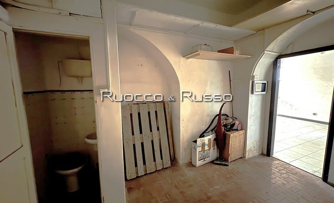 INTERNO