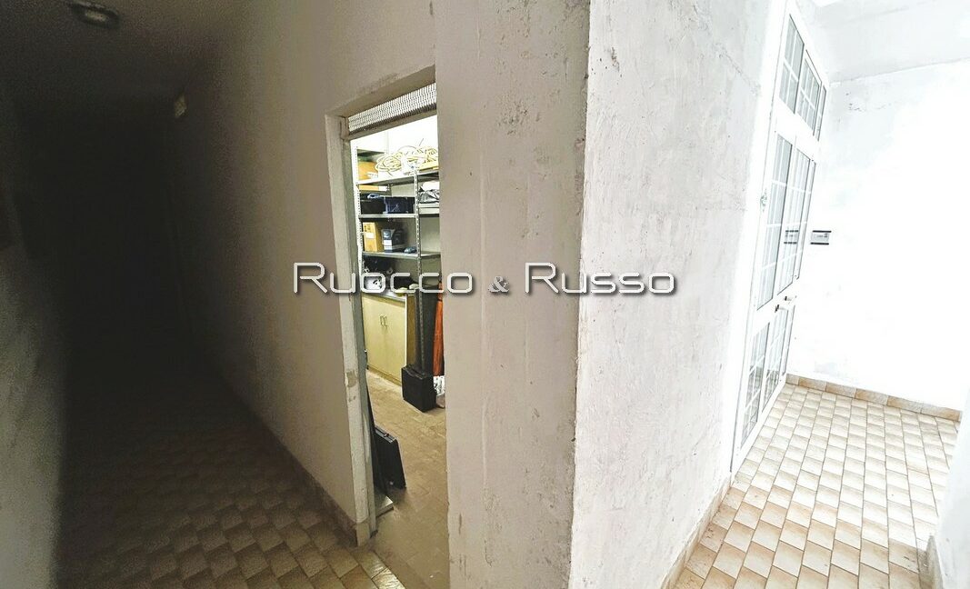 ACCESSO CANTINE