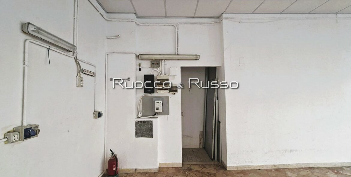 INTERNO